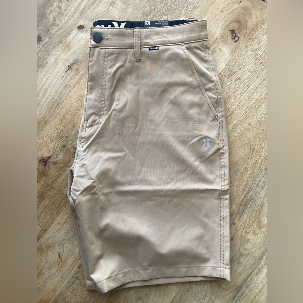 Mens Hurley tan walkshorts size 36
